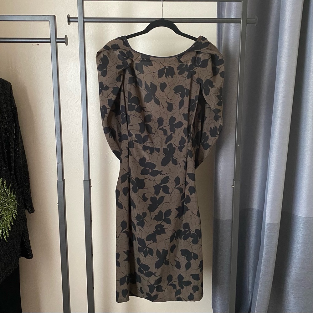 🇺🇸🇺🇦NWOT Nina Ricci low back silk cape dress